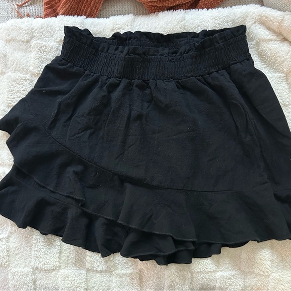 Lets Run Wild • ruffle skort - Picture 2 of 6